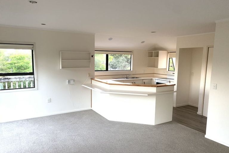 Photo of property in 1/3 Fayette Place, Te Atatu South, Auckland, 0610