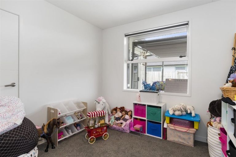 Photo of property in 15 Batty Street, Papamoa Beach, Papamoa, 3118