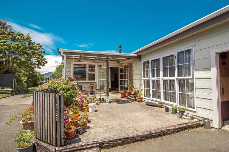 Photo of property in 126 Queen Street, Westport, 7825