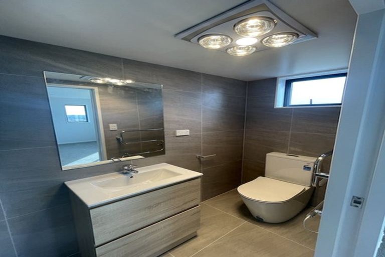 Photo of property in 9a Crestview Rise, Papakura, 2110