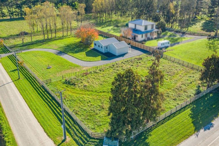 Photo of property in 8 Whelans Road, Levin, 5571