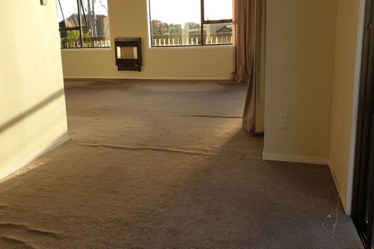 Photo of property in 1/43 Eastcliffe Road, Castor Bay, Auckland, 0620