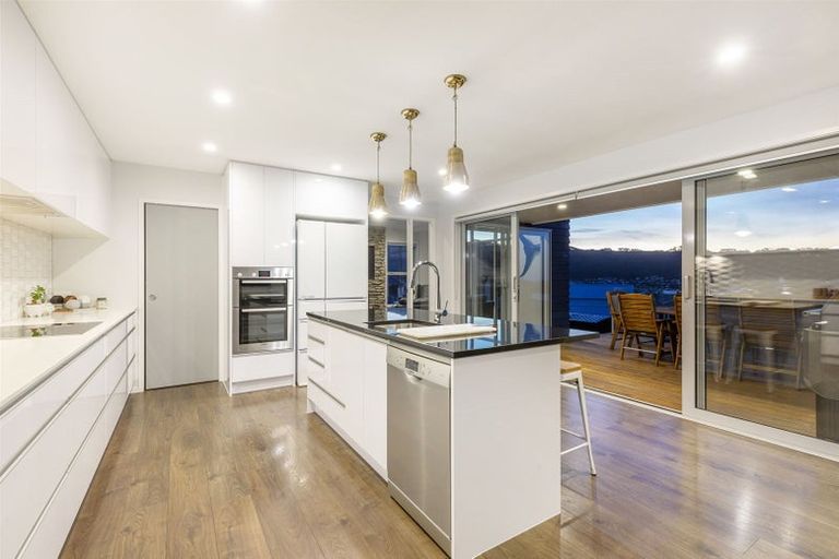 Photo of property in 78 Queen Charlotte Drive, Aotea, Porirua, 5024