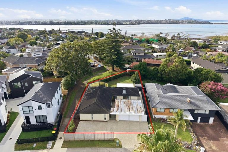 Photo of property in 6 Fratley Avenue, Farm Cove, Auckland, 2012