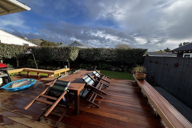 Photo of property in 22 Chilman Street, Strandon, New Plymouth, 4312