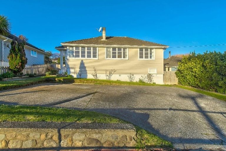 Photo of property in 88 Dimock Street, Titahi Bay, Porirua, 5022