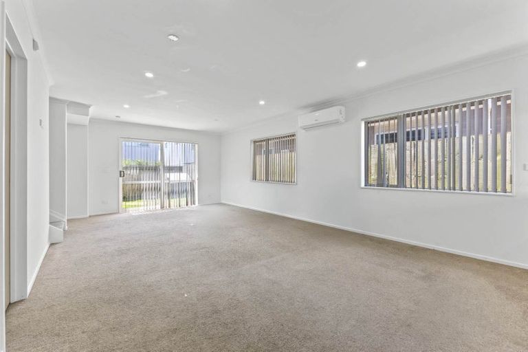 Photo of property in 24 Dolbel Place, Mangere East, Auckland, 2024
