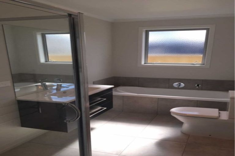 Photo of property in 26 Richardson Road, Omokoroa, 3114