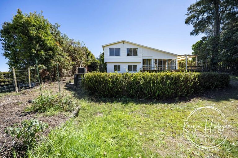 Photo of property in 26 Whaka Street, Maungaturoto, 0520