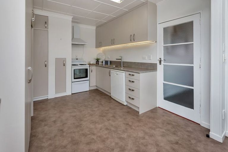 Photo of property in 99 Onerahi Road, Onerahi, Whangarei, 0110