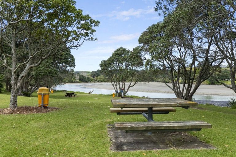 Photo of property in 30 Third Avenue, Urenui, 4377
