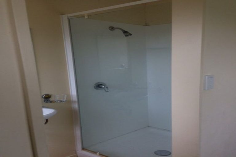 Photo of property in 5/4 Crewe Close, Albany, Auckland, 0632