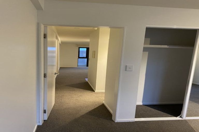 Photo of property in Pirie Street Townhouses, 3/35 Pirie Street, Mount Victoria, Wellington, 6011