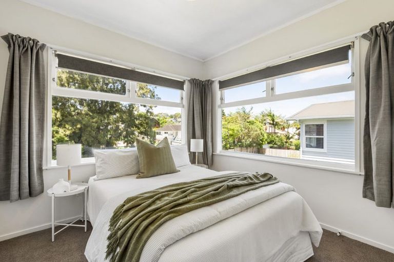 Photo of property in 16 Keldale Place, Forrest Hill, Auckland, 0620