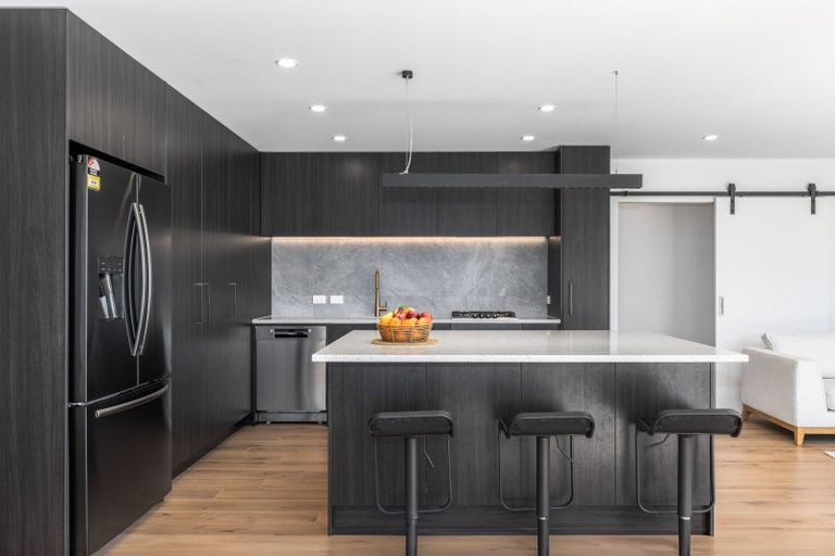 Photo of property in 40 Hokioi Drive, Kenepuru, Porirua, 5022