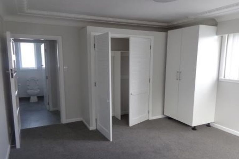 Photo of property in 96 Chislehurst Street, Henderson, Auckland, 0612