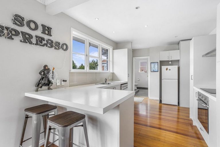 Photo of property in 1612 Great North Road, Waterview, Auckland, 1026