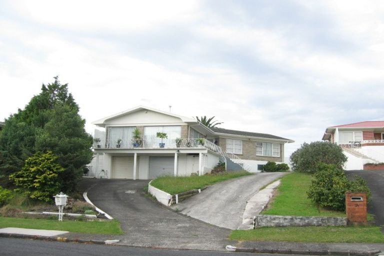 Photo of property in 26 Grassways Avenue, Pakuranga, Auckland, 2010
