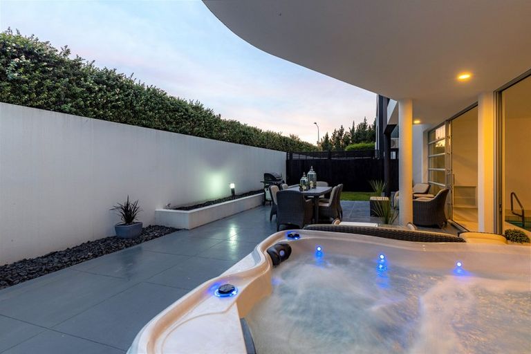 Photo of property in 12 Harry Ell Drive, Cashmere, Christchurch, 8022