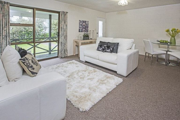 Photo of property in 2/26 Angelo Avenue, Howick, Auckland, 2014