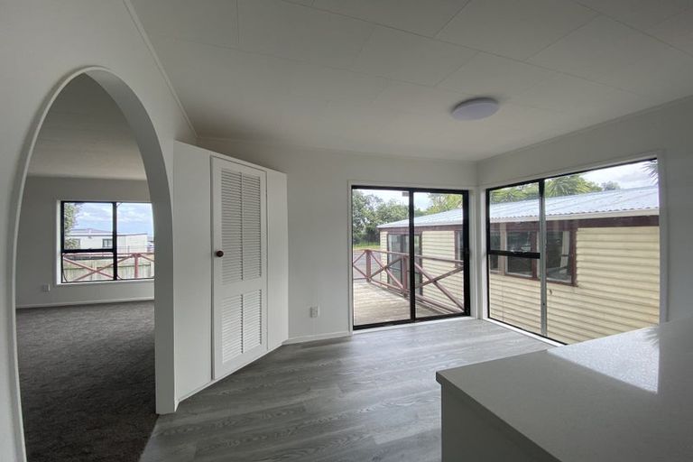 Photo of property in 72 Finlayson Avenue, Clendon Park, Auckland, 2103