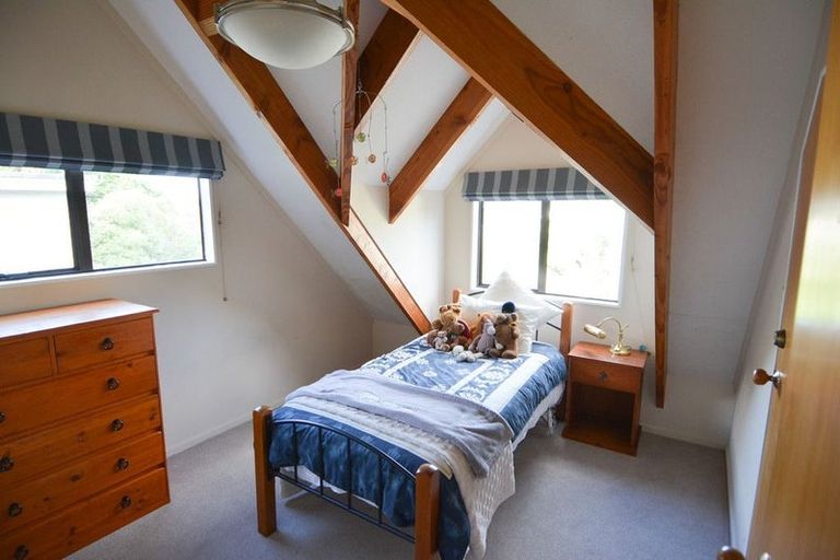 Photo of property in 63 Makara Road, Karori, Wellington, 6012