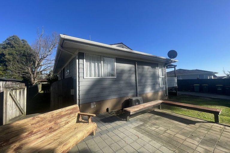 Photo of property in 357 Roscommon Road, Clendon Park, Auckland, 2103