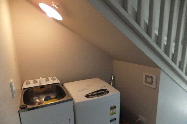 Photo of property in 5b Snead Place, Hamilton East, Hamilton, 3216