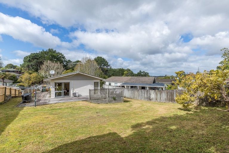 Photo of property in 36 Lavery Place, Sunnynook, Auckland, 0632