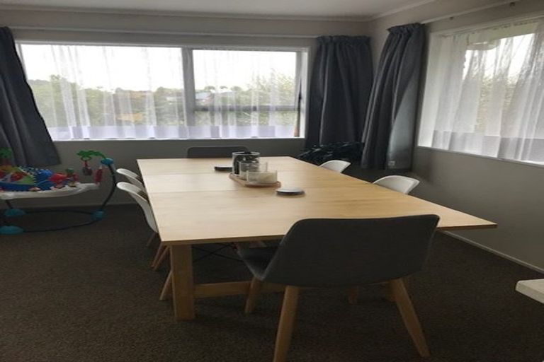 Photo of property in 1/21 Jillteresa Crescent, Half Moon Bay, Auckland, 2012