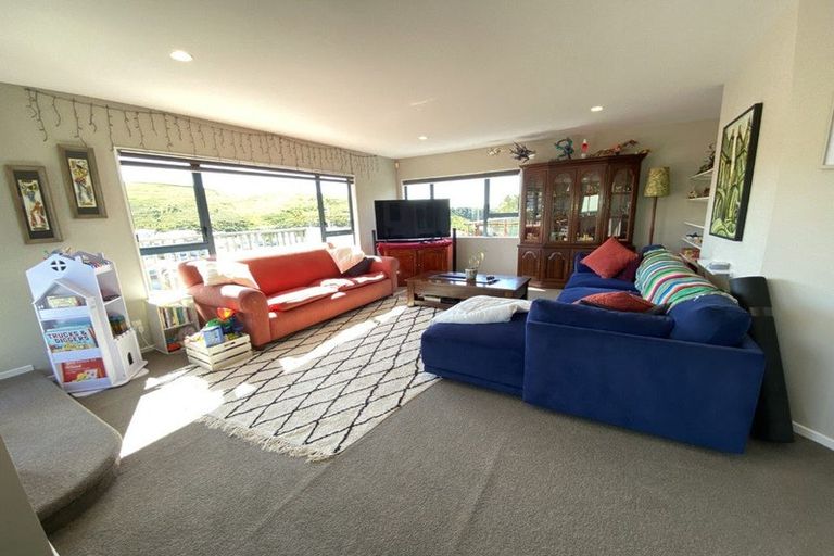 Photo of property in 5 Nether Green Crescent, Johnsonville, Wellington, 6037