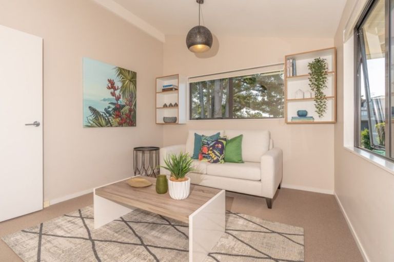 Photo of property in 4 Advene Road, Cockle Bay, Auckland, 2014