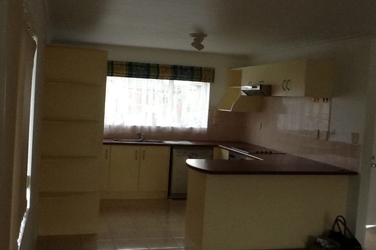 Photo of property in 108 Pitt Avenue, Clendon Park, Auckland, 2103