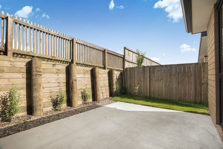 Photo of property in 25 Waruhia Crescent, Rototuna North, 3281