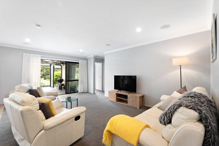 Photo of property in 23 Kahika Grove, Huapai, Kumeu, 0810