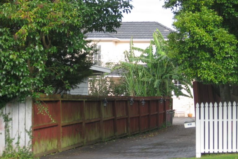 Photo of property in 192 Waimumu Road, Massey, Auckland, 0614