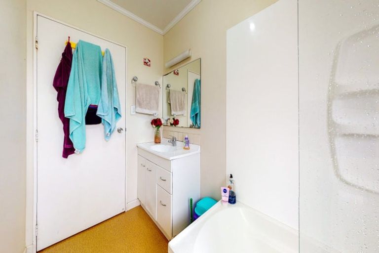 Photo of property in 15 Main Road, Titahi Bay, Porirua, 5022