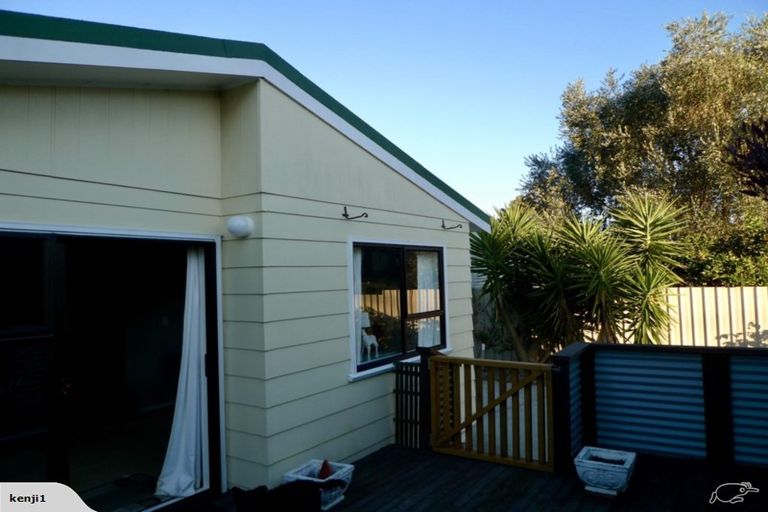 Photo of property in 175 Te Moana Road, Waikanae, 5036