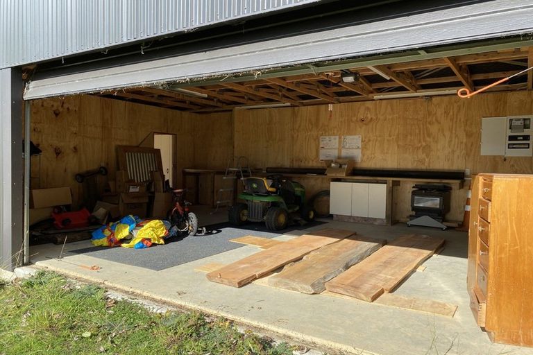 Photo of property in 143 Wallace Loop Road, Koputaroa, Shannon, 5571