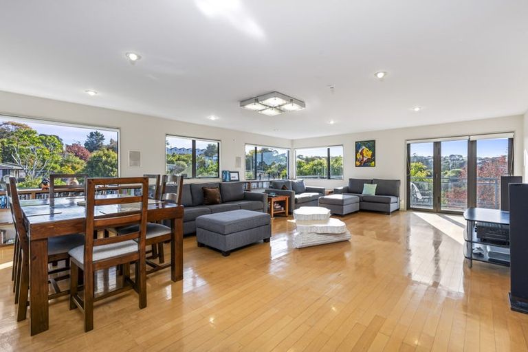 Photo of property in 19 Woodside Avenue, Northcote, Auckland, 0627