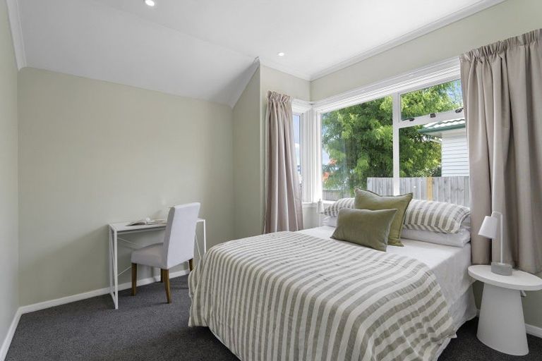 Photo of property in 16 Epsom Road, Sockburn, Christchurch, 8042