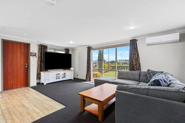 Photo of property in 27 Golden Sands Drive, Papamoa Beach, Papamoa, 3118