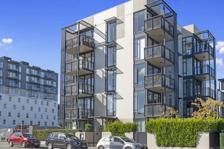 Photo of property in 1/50 Kilmore Street, Christchurch Central, Christchurch, 8013