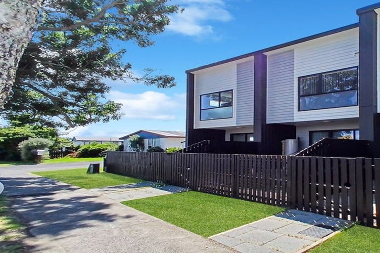 Photo of property in 21/17 Barneys Farm Road, Clendon Park, Auckland, 2103