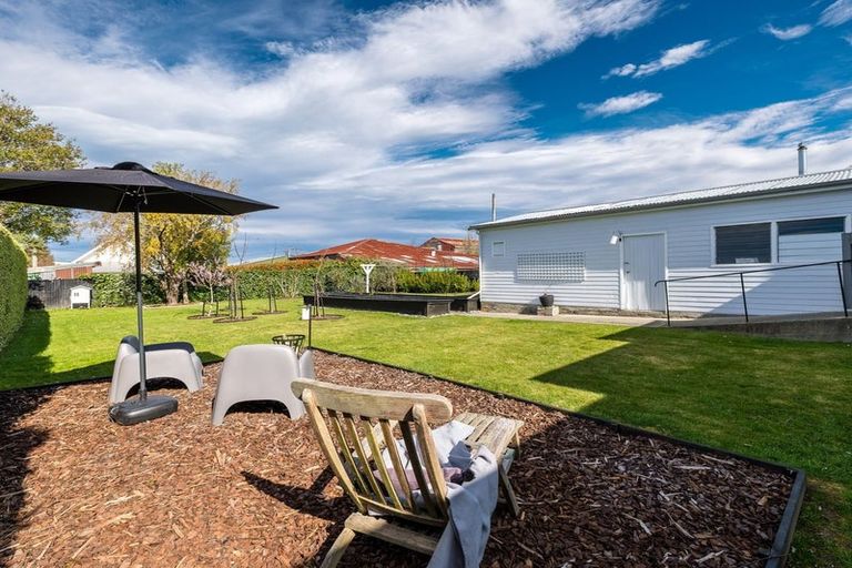 Photo of property in 15 Herbert Street, Waimate, 7924