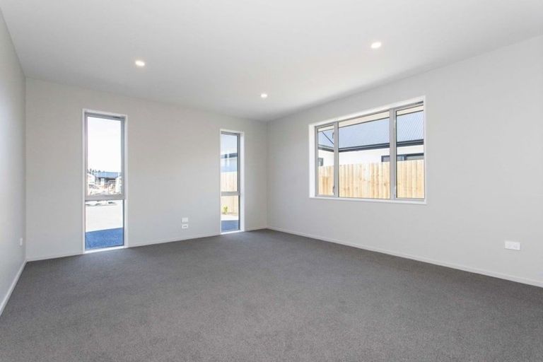 Photo of property in 60 Cameo Grove, Marshland, Christchurch, 8083