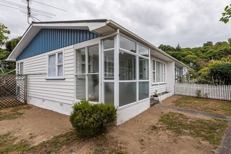Photo of property in 3/13 Luckie Street, Tawa, Wellington, 5028