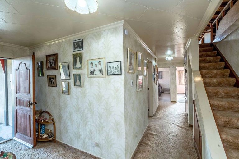 Photo of property in 42 Rhodes Street, Carterton, 5713