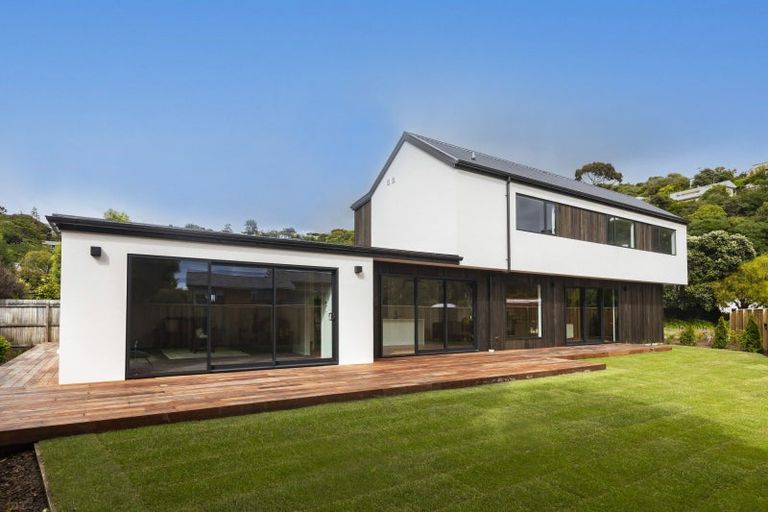 Photo of property in 17 Aratoro Place, Mount Pleasant, Christchurch, 8081