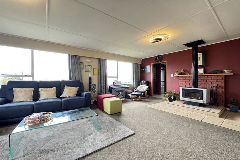 Photo of property in 129 Holborn Drive, Stokes Valley, Lower Hutt, 5019